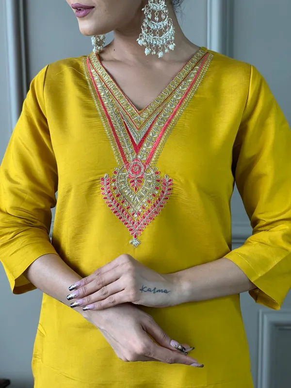 Golden_Glow_Viscose_Chanderi_Kurti_Set