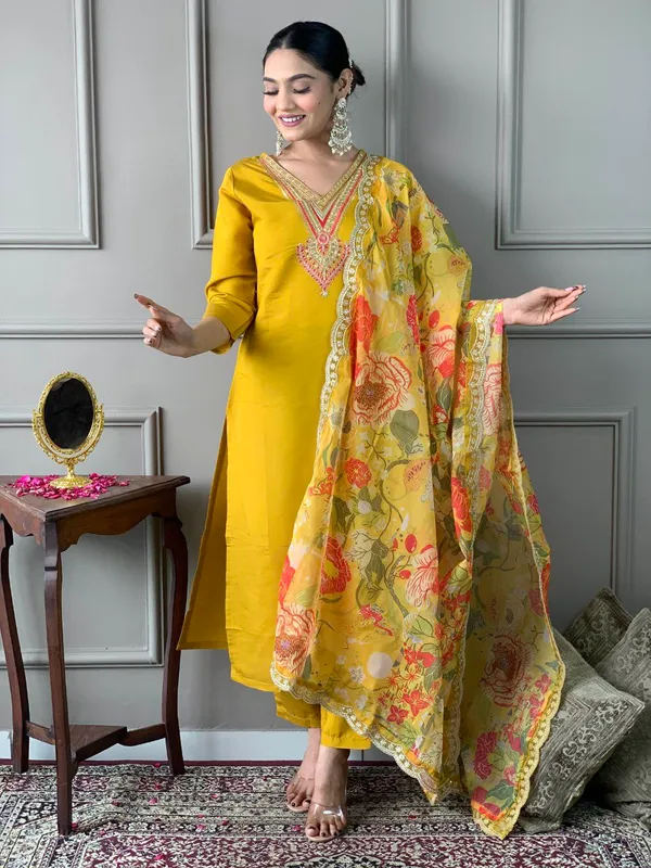 Golden_Glow_Viscose_Chanderi_Kurti_Set