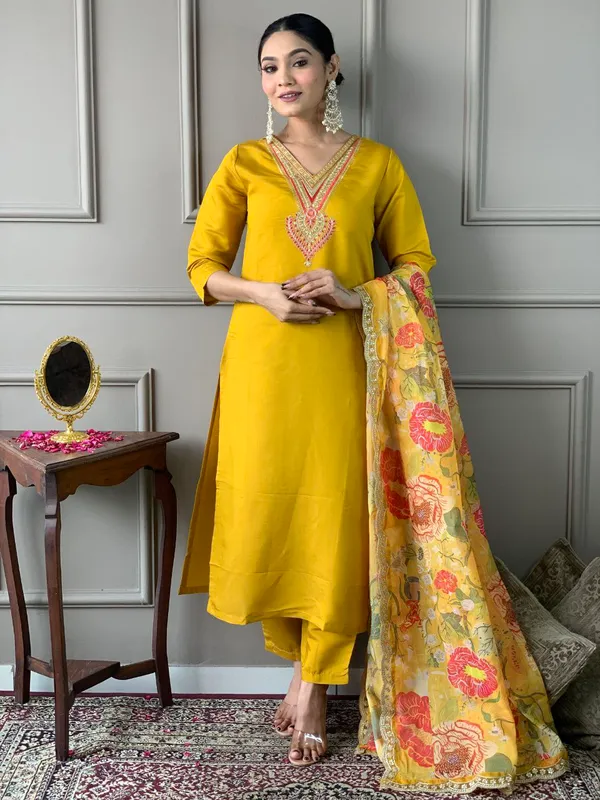 Golden_Glow_Viscose_Chanderi_Kurti_Set