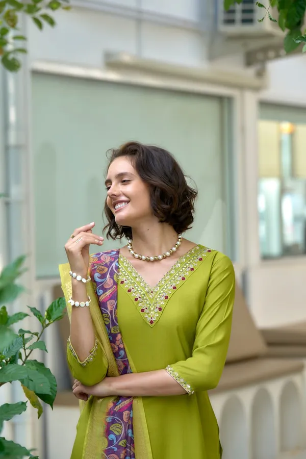 Green_Embroidered_Kurti_Set_With_Chanderi_Jacquard_Dupatta_For_Women