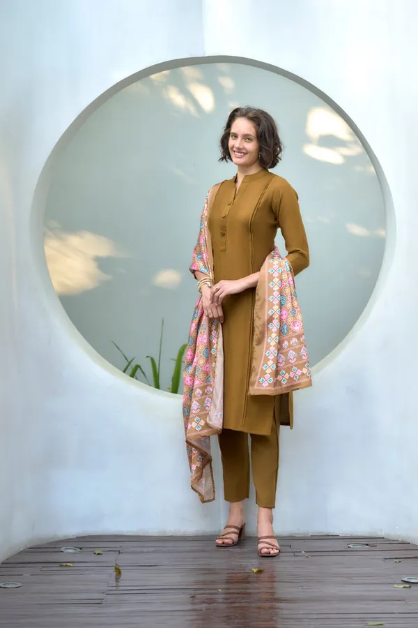 Dark_Mustard_Embroidered_Vatican_Kurti_Set_With_Light_Organza_Dupatta_For_Women