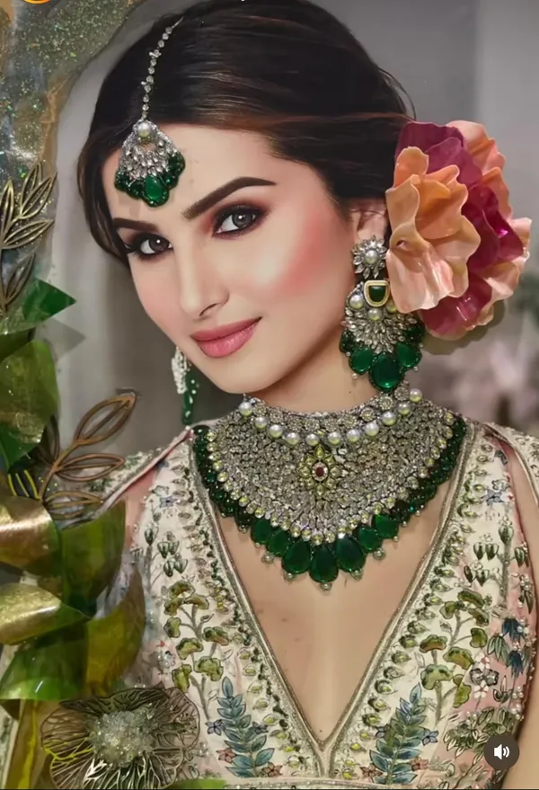Resin_floral_painting_/_face_painting__/_couple_paintng_frame