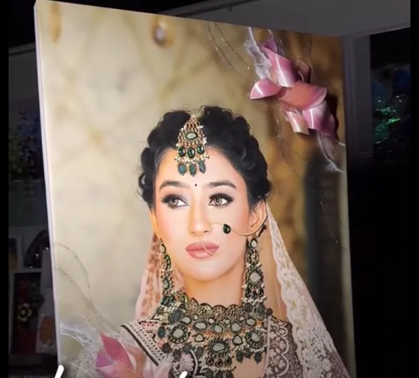 Resin_floral_painting_/_face_painting__/_couple_paintng_frame