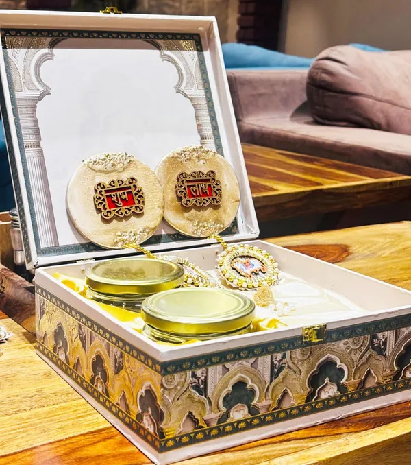 Diwali_housewarming_Ridhi_-Sidhi_/_Shubh-_Labh__door_hanging_Decor_gift,_hamper,_wedding
