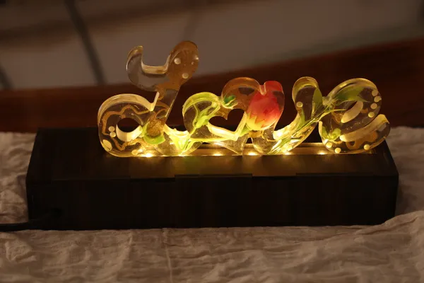 Multicolor_Wood_Personalized_Led_Lamp_With_Flower_Preservation