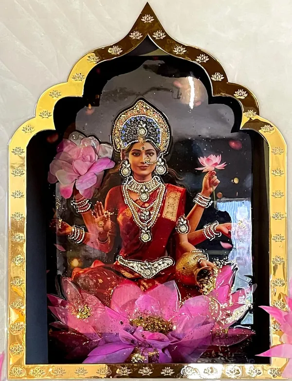 Diwali_housewarming_Laxmi_Maa_Idol_frame,_Decor_gift,_hamper,_wedding