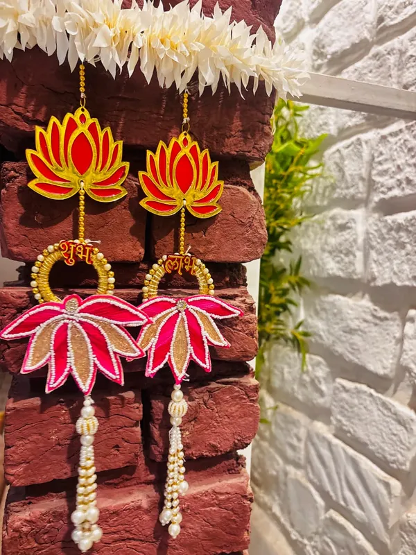 Diwali_housewarming_Ridhi_-Sidhi_/_Shubh-_Labh__door_hanging_Decor_gift,_hamper,_wedding