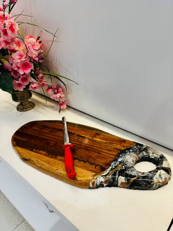 Multicolor_Wood_&_Resin_Handmade_Craft_Epoxy_Acacia_Wood_Chopping_Board