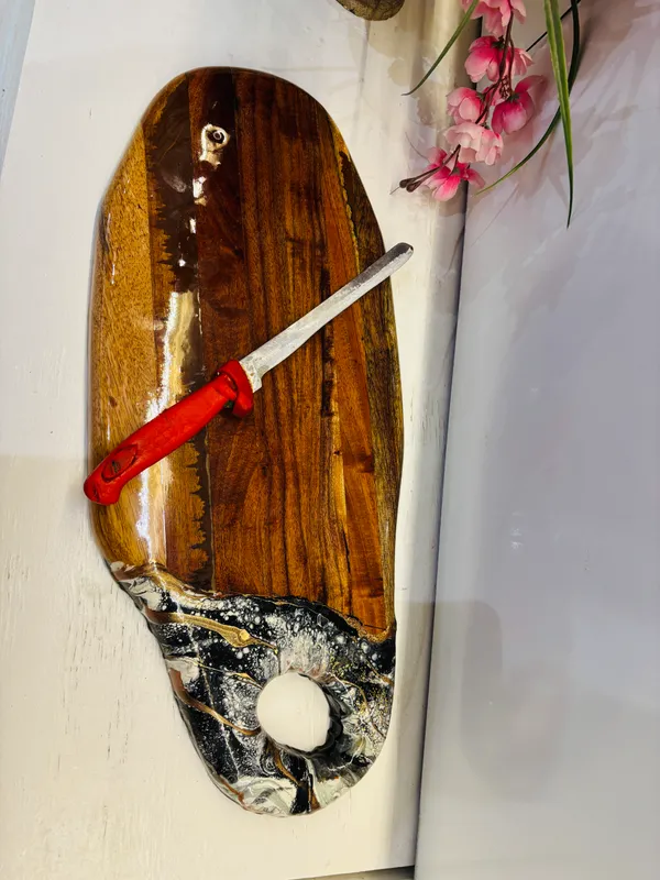 Multicolor_Wood_&_Resin_Handmade_Craft_Epoxy_Acacia_Wood_Chopping_Board