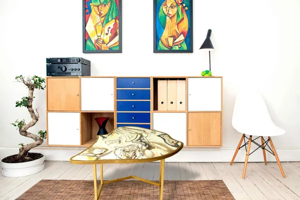Large_coffee_table_and_can_be_coffee_table_with_4_stools