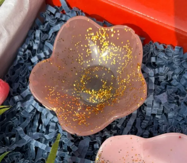 Multicolor_Wood_&_Resin_Handmade_Pink_Bowl_With_Gold_Accents