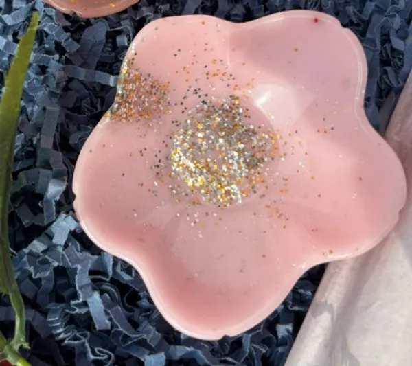 Multicolor_Wood_&_Resin_Handmade_Pink_Bowl_With_Gold_Accents