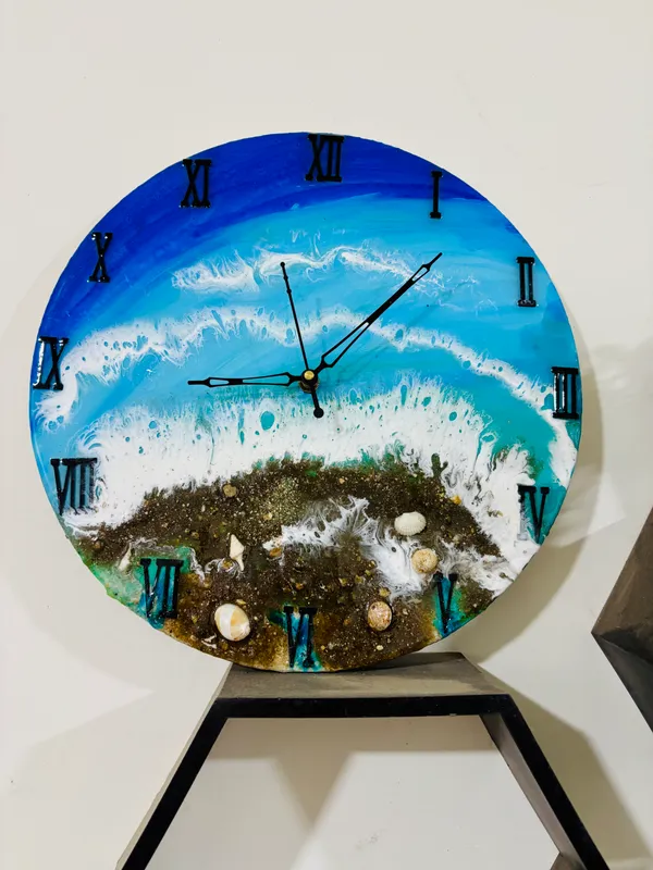 Multicolor_Wood_&_Resin_Ocean_Clock_With_Water_Look