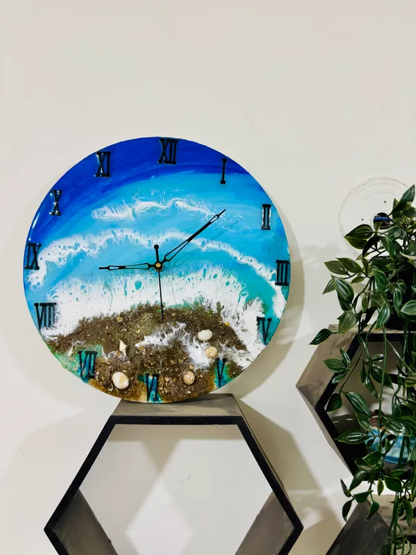 Multicolor_Wood_&_Resin_Ocean_Clock_With_Water_Look