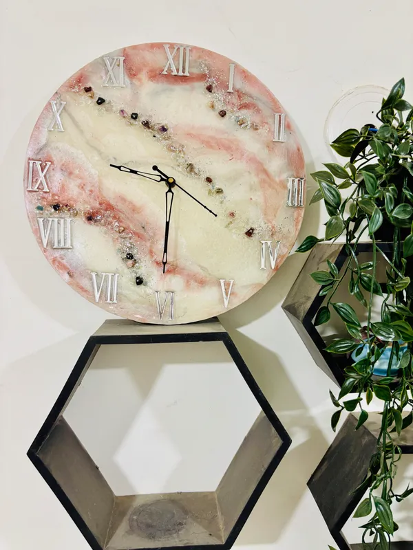 Pink_Wood_&_Resin_Pearl_Clock