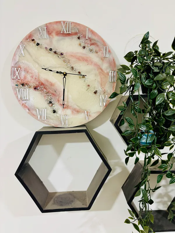 Pink_Wood_&_Resin_Pearl_Clock