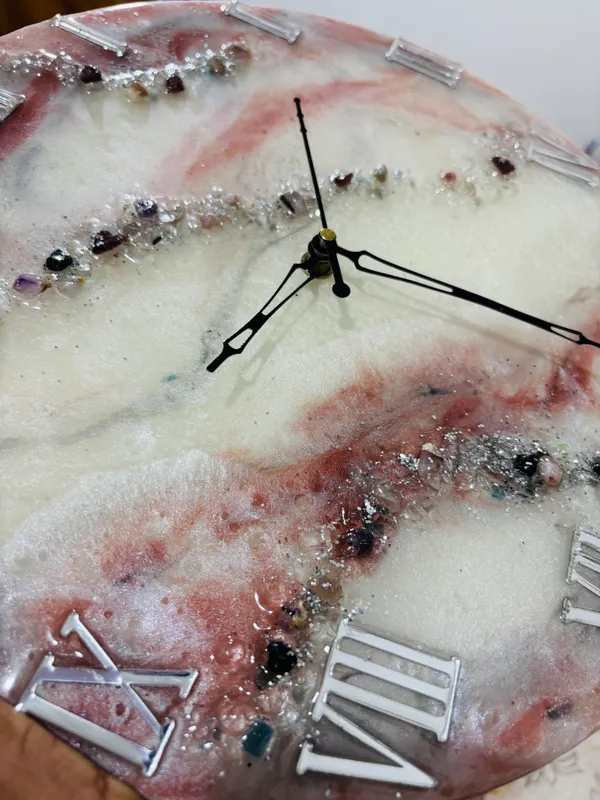 Pink_Wood_&_Resin_Pearl_Clock