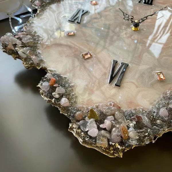 Pink_Wood_&_Resin_Premium_Agate_Marble_Pattern_Luxury_Crystal_Abstract_Epoxy_Wall_Clock_For_Home_Decor