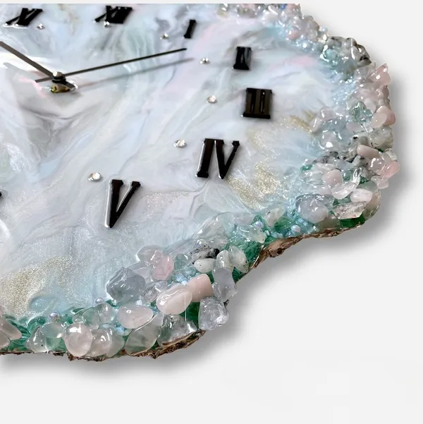 Cyan_Pink_Wood_&_Resin_Premium_Clock_Luxury_Crystal_Abstract_Epoxy_Agate_Wall_Clock_For_Home_Decor