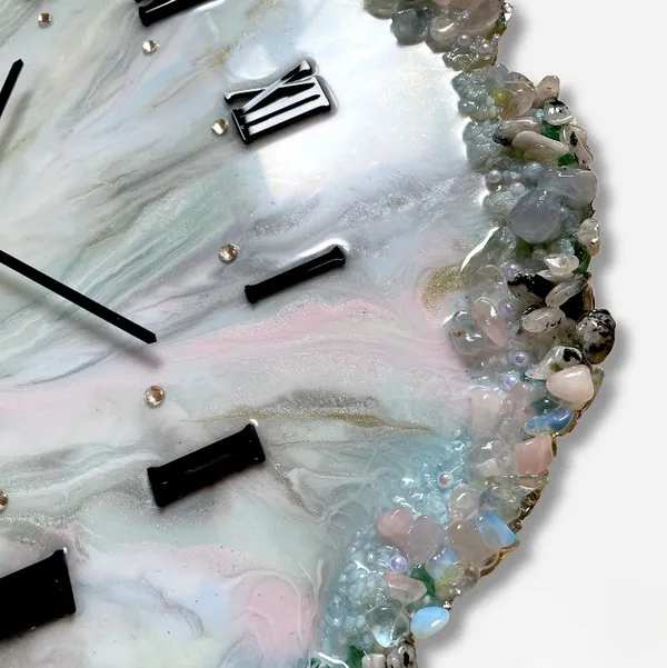 Cyan_Pink_Wood_&_Resin_Premium_Clock_Luxury_Crystal_Abstract_Epoxy_Agate_Wall_Clock_For_Home_Decor