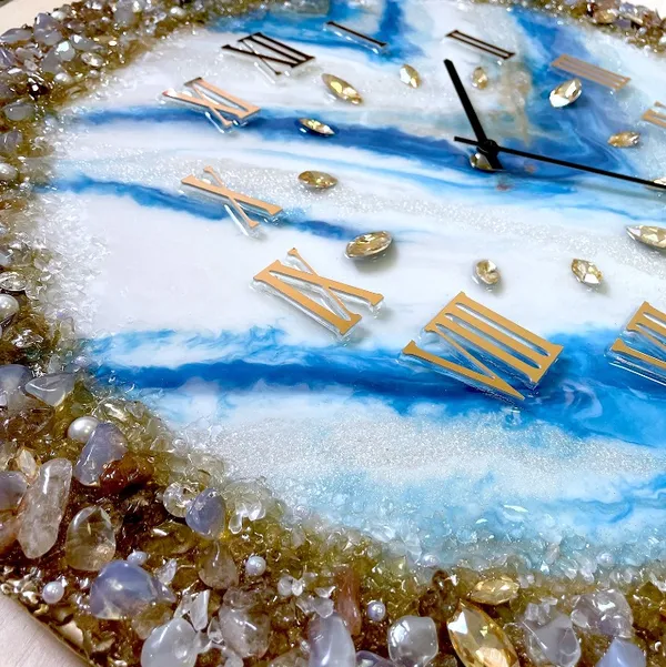 Blue_&_Pink_Wood_&_Resin_Premium_Clock_Luxury_Crystal_Abstract_Epoxy_Wall_Clock_For_Home_Decor