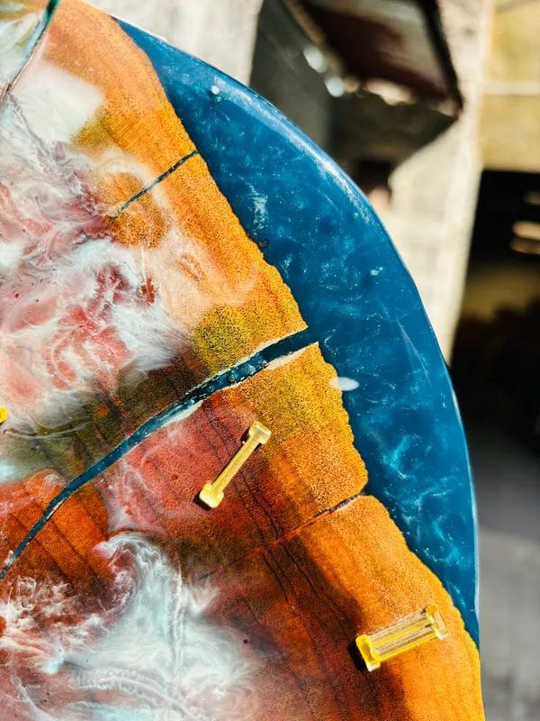 Live_Edge_Resin_Wall_Clock_For_Home_Decor