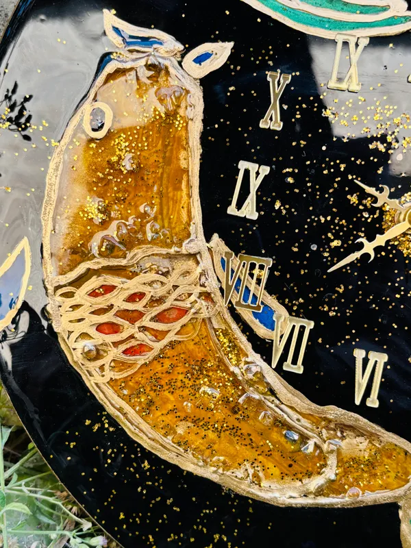 Black_Resin_Clock_Fish_Painted_For_Animal_Lovers_For_Home_Decor