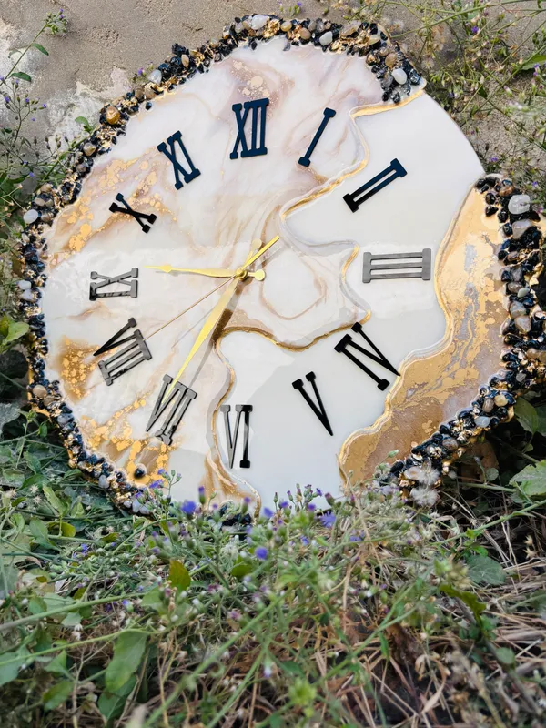 Large_Agate_Stone_Abstract_Resin_Clock_Golden_Creme_Color