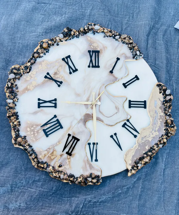 Large_Agate_Stone_Abstract_Resin_Clock_Golden_Creme_Color