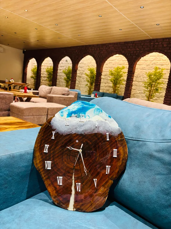 Brown_Epoxy_Wall_Clock_For_Home_Decor