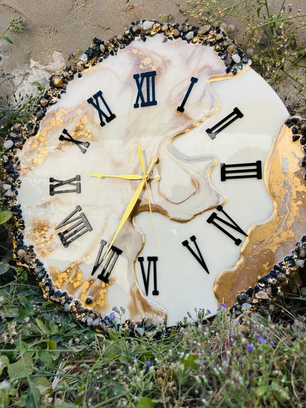 Large_Agate_Stone_Abstract_Resin_Clock_Golden_Creme_Color