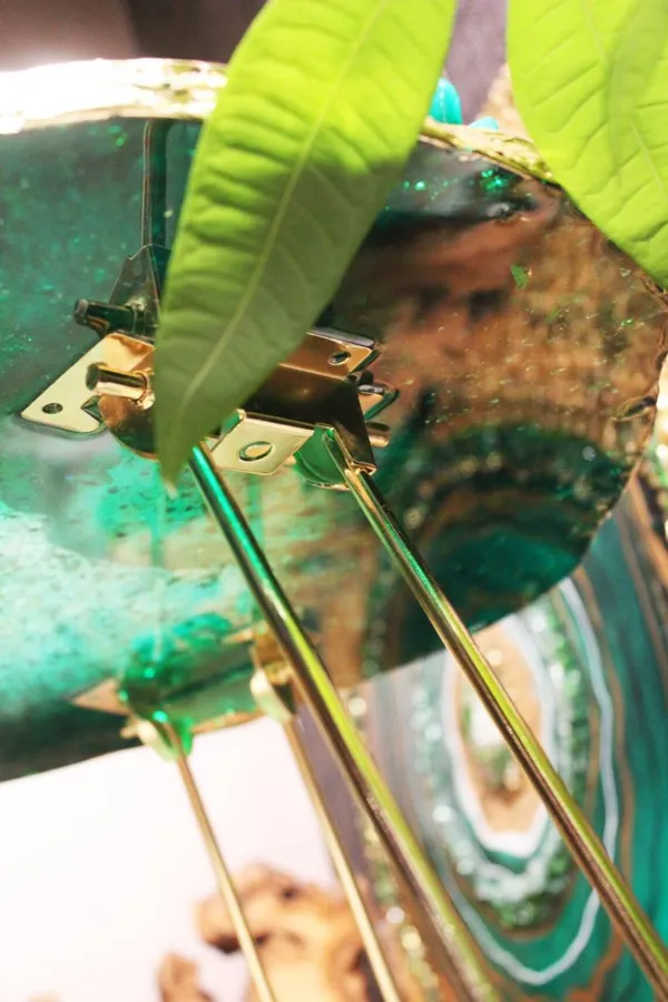 Side_Table_Resin_Epoxy_Green_Emerald_Table_With_Attachable_Golden_Leg