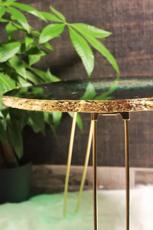 Side_Table_Resin_Epoxy_Green_Emerald_Table_With_Attachable_Golden_Leg