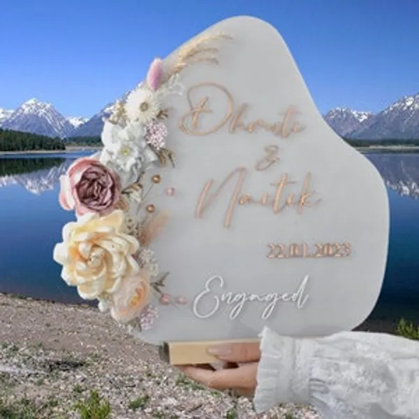 Multicolor_Wood_&_Resin_Flower_Preservation_Bouquet_Frame
