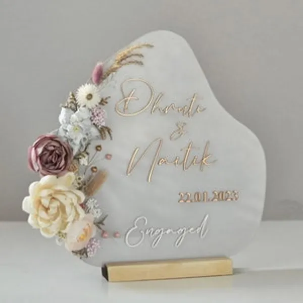 Multicolor_Wood_&_Resin_Flower_Preservation_Bouquet_Frame