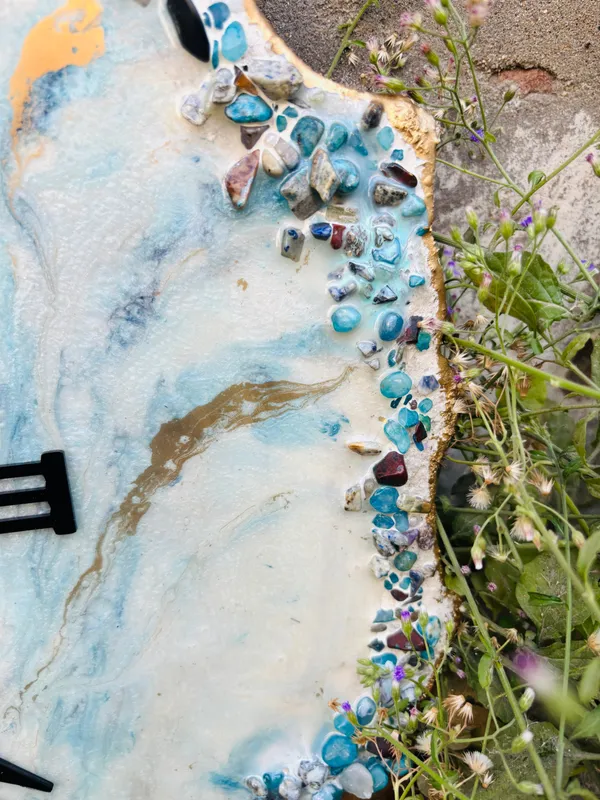 Multicolor_Wood_&_Resin_Handmade_Epoxy_Wall_Clock_With_Blue_Coated_Glittered_Crystals_And_Small_Pieces_Of_Glass_High_Quality_Glorious_Piece