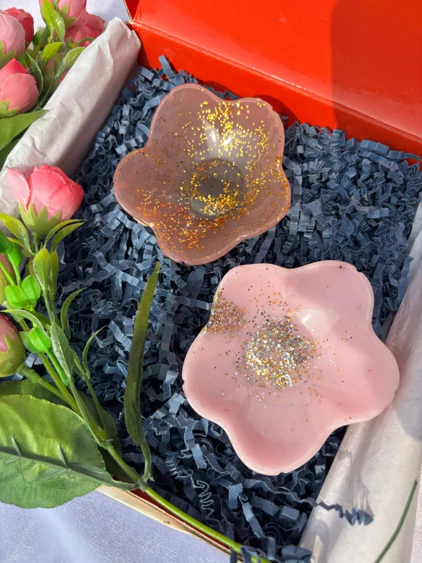 Multicolor_Wood_&_Resin_Handmade_Pink_Bowl_With_Gold_Accents