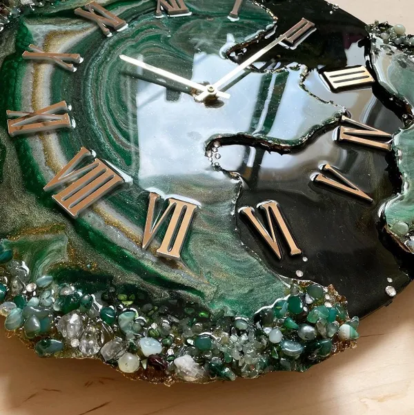 Multicolor_Wood_&_Resin_Clock_Handmade_Epoxy_Wall_Clock_With_Green_&_Black_Coated_Glittered_Crystals_And_Small_Pieces_Of_Glass_High_Quality_Glorious_Piece