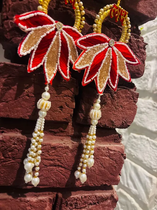 Diwali_housewarming_Lotus_Ridhi_Sidhi_door_hanging_Decor_gift,_hamper_wedding