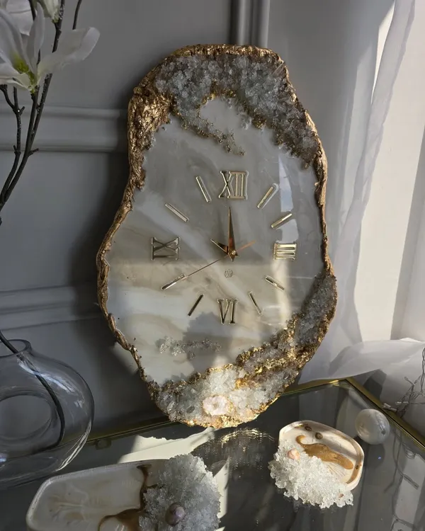 Multicolor_Wood_&_Resin_Modern_Abstract_Epoxy_Wall_Clock_With_Crystal_Accents