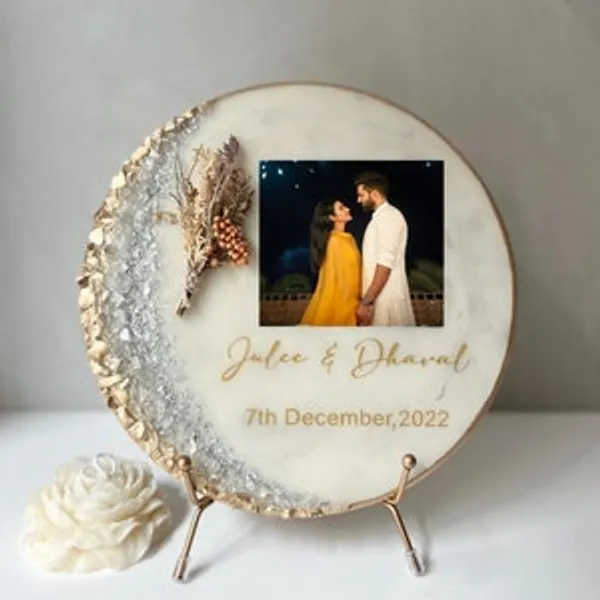 Multicolor_Wood_&_Resin_Personalized_Frame_Couple_Photo_With_Flower_Preservation