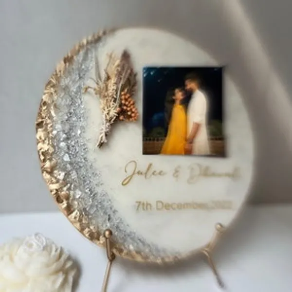 Multicolor_Wood_&_Resin_Personalized_Frame_Couple_Photo_With_Flower_Preservation
