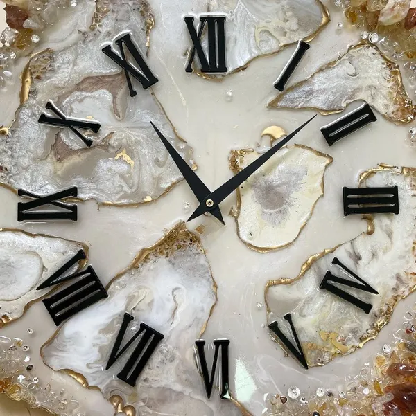 Multicolor_Wood_&_Resin_Handmade_Wall_Clock_With_Golden_Coated_Glittered_Crystals_And_Small_Pieces_Of_Glass_High_Quality_Glorious_Piece