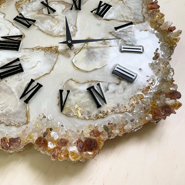 Multicolor_Wood_&_Resin_Handmade_Wall_Clock_With_Golden_Coated_Glittered_Crystals_And_Small_Pieces_Of_Glass_High_Quality_Glorious_Piece