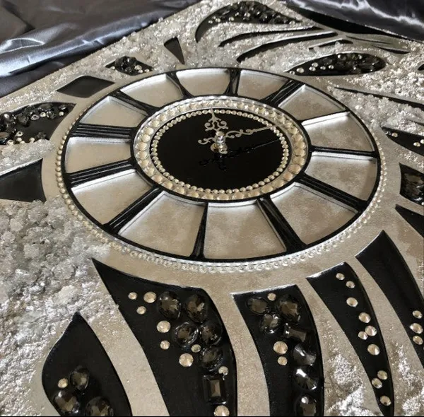 Silver_and_Black_Wood_&_Resin_Wall_Clock_For_Home_Decor_housewarming_gift