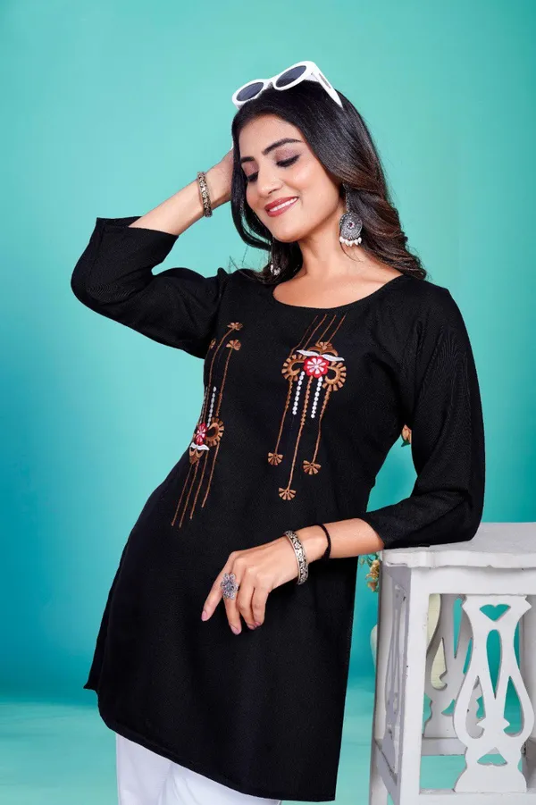 Black_Embroidered_Tunic