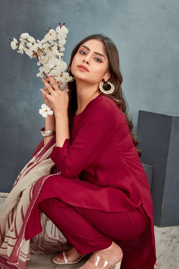 Red_Plain_Kurta_Pant_With_Dupatta_Suit