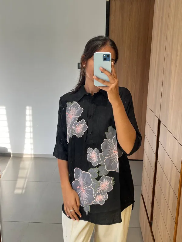 Floral_Embroidered_Black_Top