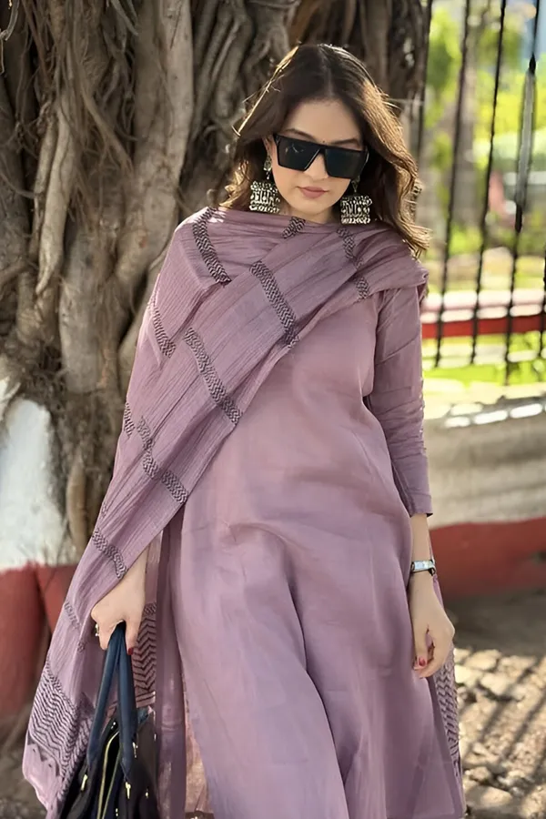 Pink_Cotton_Straight_Kurta-Pant_&_Dupatta