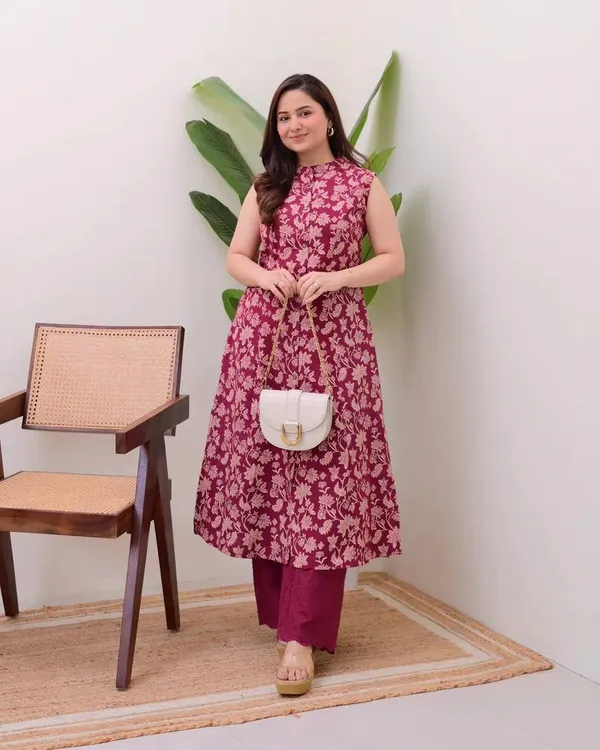 Maroon_Printed_Sleeveless_Cotton_Kurta_with_Palazzo_Set